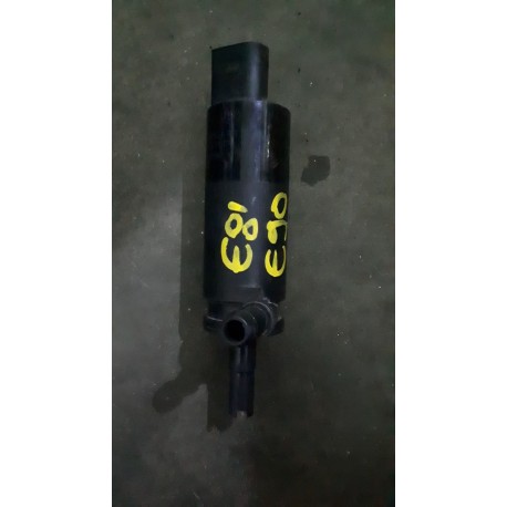 Pompa spalator faruri