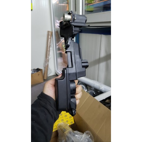 Terminal de pornire pentru pornirea tensiunii de alimentare